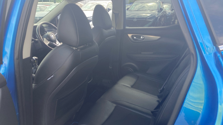 Nissan Qashqai 1.3 DiG-T Tekna 5dr Petrol Hatchback